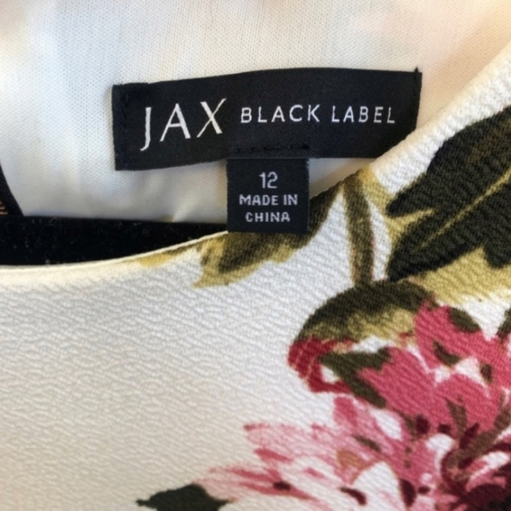 ♥️ JAX FLORAL DRESS♥️ - Picture 2 of 5